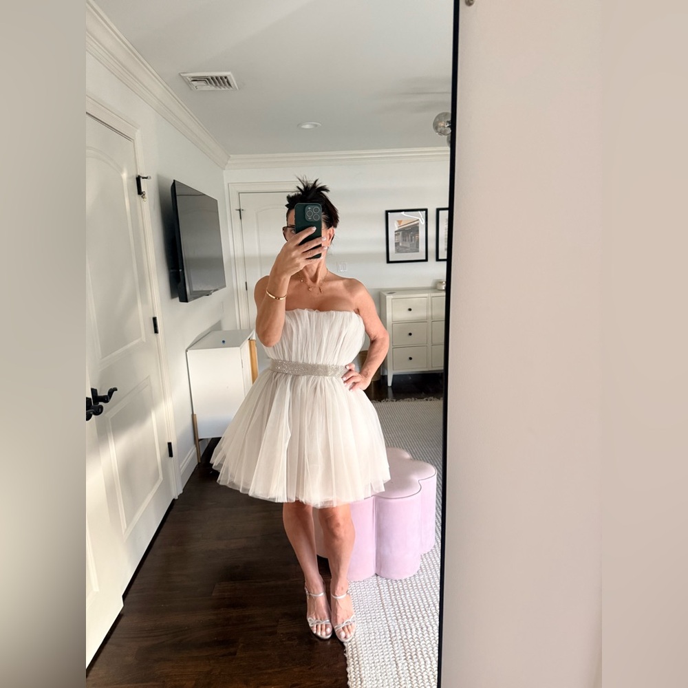 Bronx and Banco White Strapless Wedding Dress - Picture 4 of 10